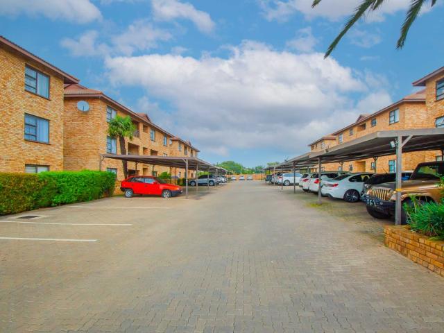 Apartment for sale in Nooitgedacht, Gauteng