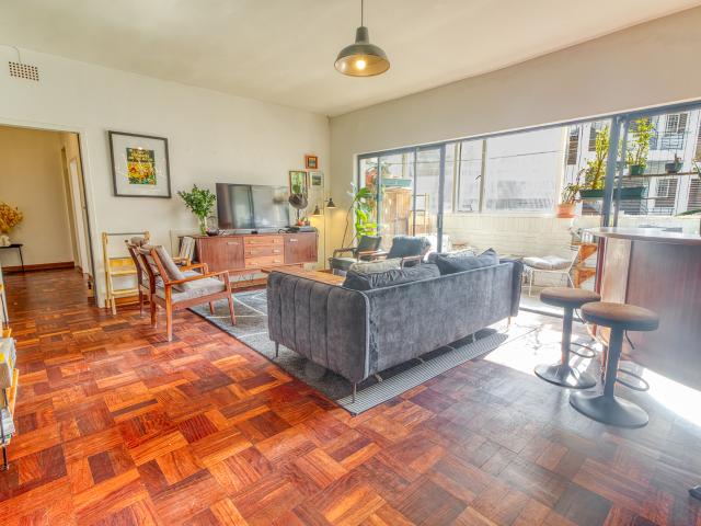 Apartment for sale in Sandton, City of Johannesburg Metropolitan Municipality