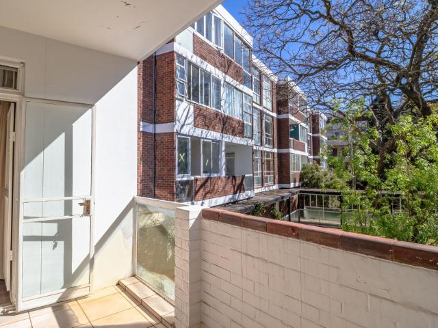 Apartment for sale in Sandton, City of Johannesburg Metropolitan Municipality