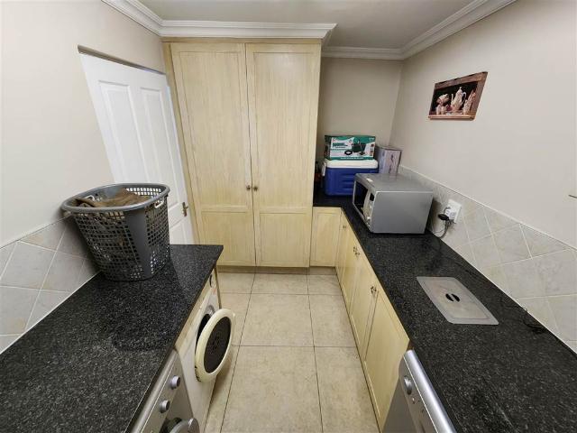 Apartment for sale in Jeffreys Bay