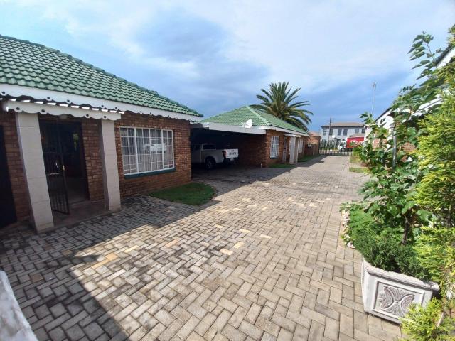 Apartment for sale in Lesedi Local Municipality, Gauteng