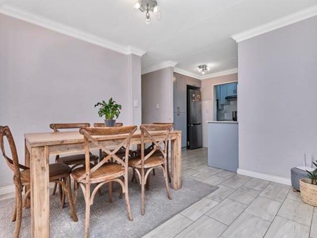 Townhouse for rent in Vosloorus, Gauteng
