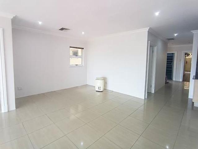 Apartment for rent in Seaview, Kwazulu-natal