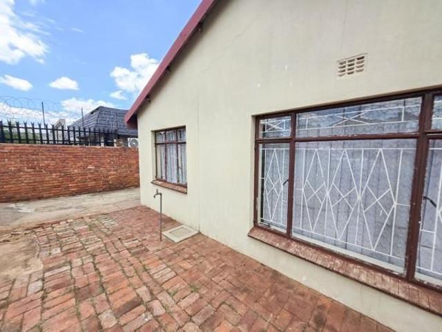 Apartment for rent in Waterkloof, Gauteng