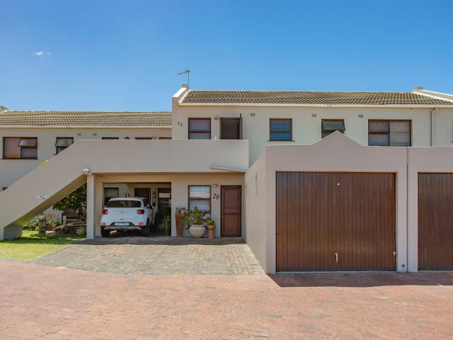 Apartment for sale in Paarl, Drakenstein Local Municipality