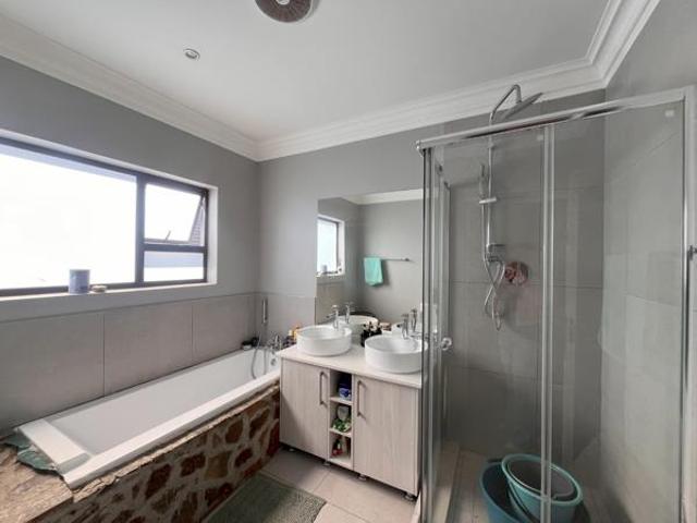 Apartment for sale in Bloemfontein, Free State