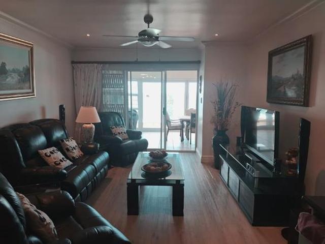 Apartment for sale in Margate, Hibiscus Coast Local Municipality