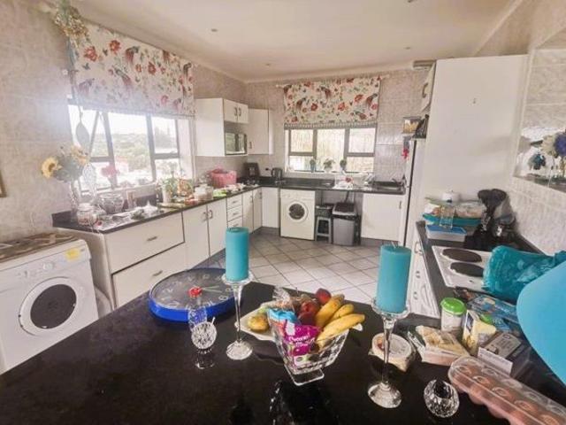 Apartment for sale in Margate, Hibiscus Coast Local Municipality