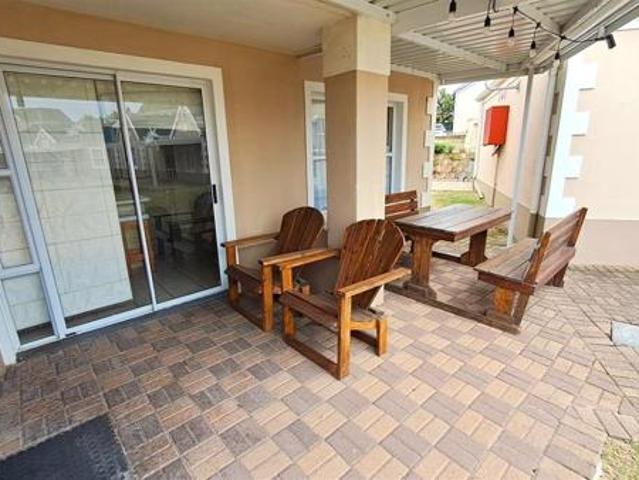 Apartment for sale in Jeffreys Bay, Eastern Cape