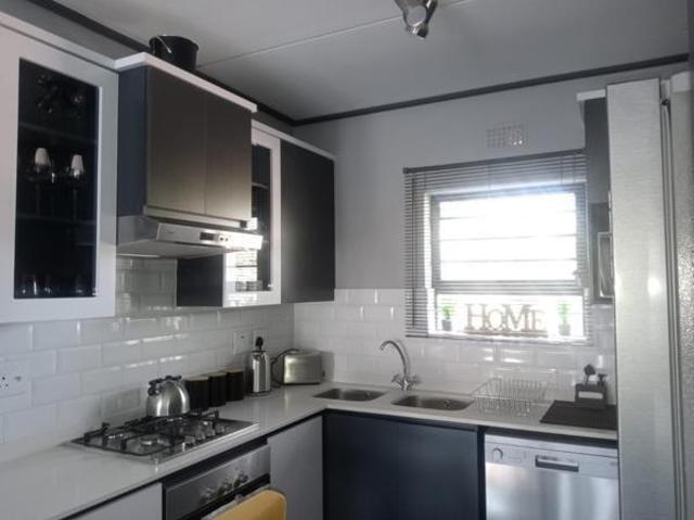 Apartment for rent in Waterkloof, Gauteng