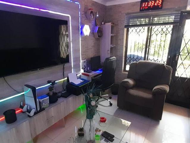 Apartment for sale in Seaview, Kwazulu-natal