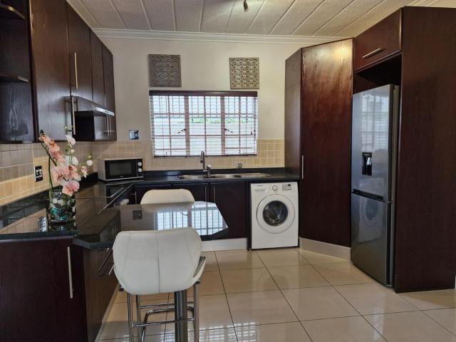 Apartment for sale in Sandton, City of Johannesburg Metropolitan Municipality