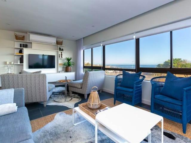 Apartment for sale in Cape Town, Atlantic Seaboard