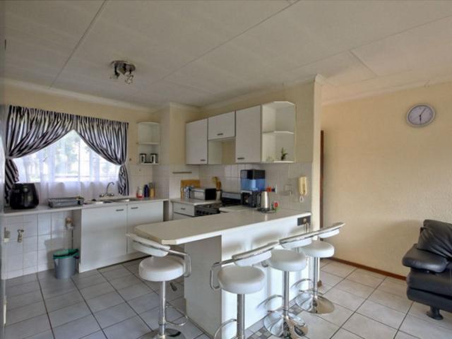 Apartment for rent in Waterkloof, Gauteng