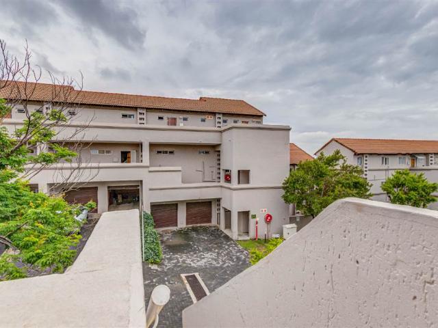 Apartment for sale in North & Sandton, Randburg