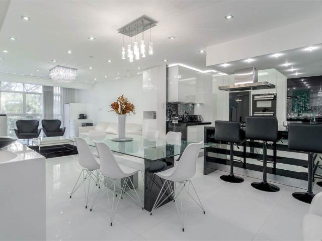 Apartment for sale in Seaview, Kwazulu-natal