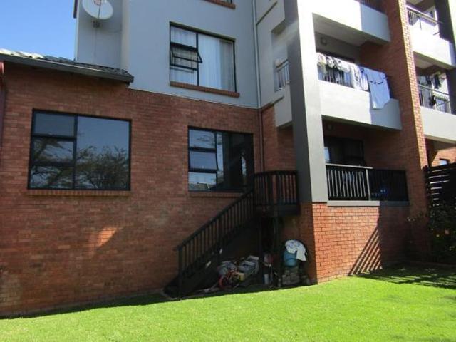 Apartment for rent in Oakdene, Vosloorus