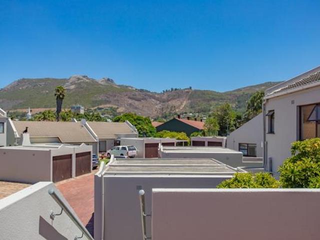 Apartment for sale in Bergsig, Durbanville
