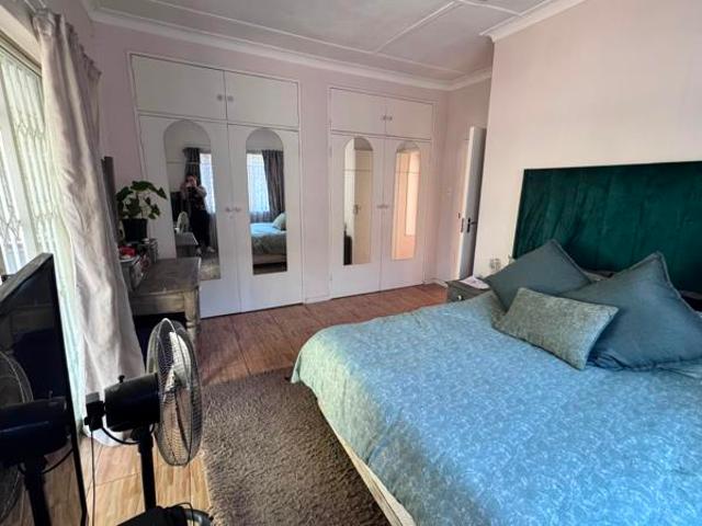 Apartment for rent in Waterkloof, Gauteng