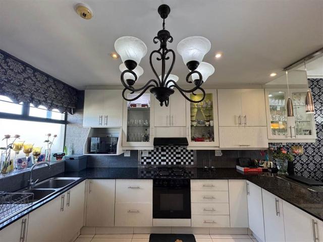 Apartment for sale in Seaview, Kwazulu-natal