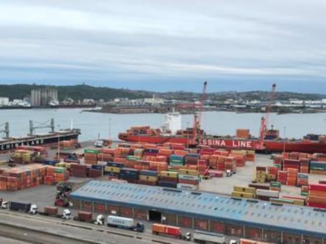 Apartment for rent in Seaview, Kwazulu-natal