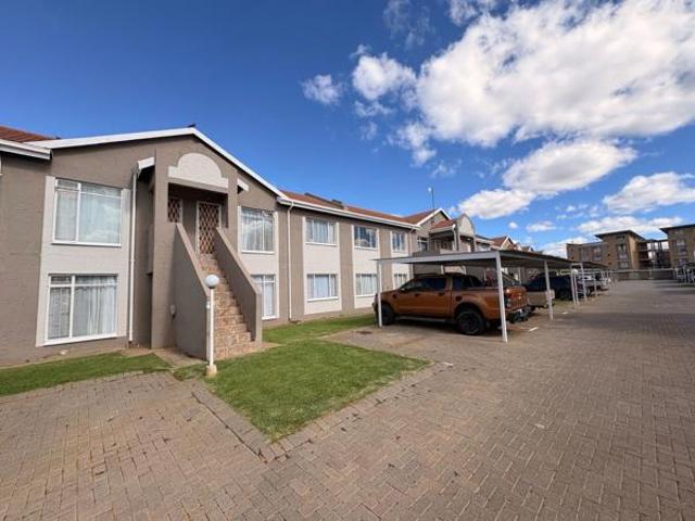 Apartment for sale in Dr Kenneth Kaunda, North West