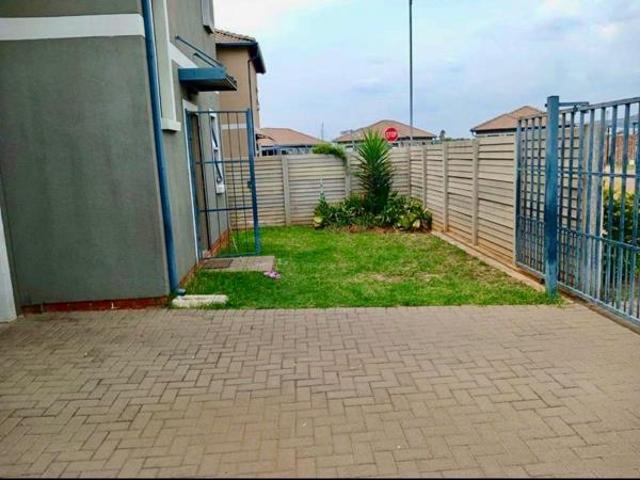 Townhouse for rent in Waterkloof, Gauteng