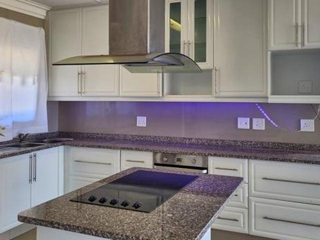 Apartment for sale in Margate, Hibiscus Coast Local Municipality