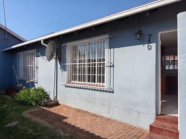 Apartment for sale in Roodepoort