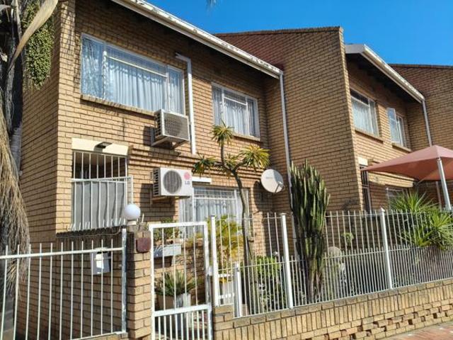 Apartment for sale in Tlhabane, North West