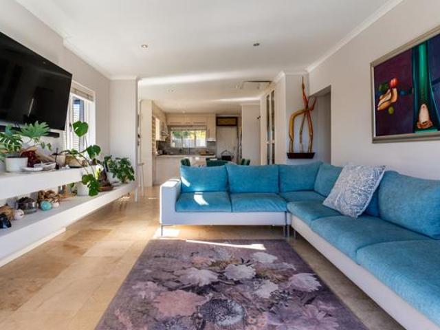 Apartment for sale in Cape Town, Western Cape