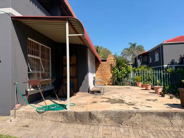 Apartment for sale in Rustenburg Local Municipality, Bojanala Platinum District Municipality