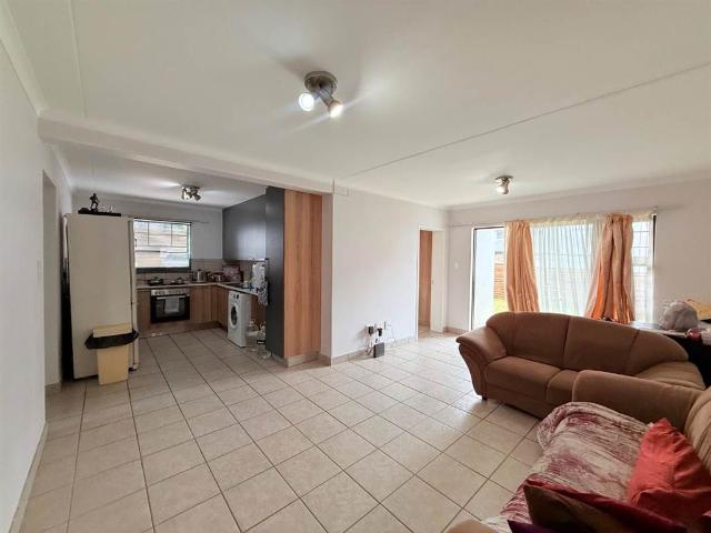 Apartment for sale in Vosloorus, Gauteng