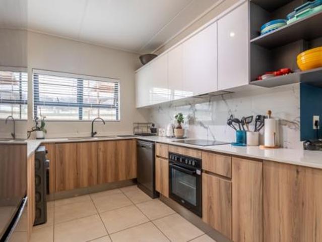 Apartment for sale in Cape Town, Western Cape