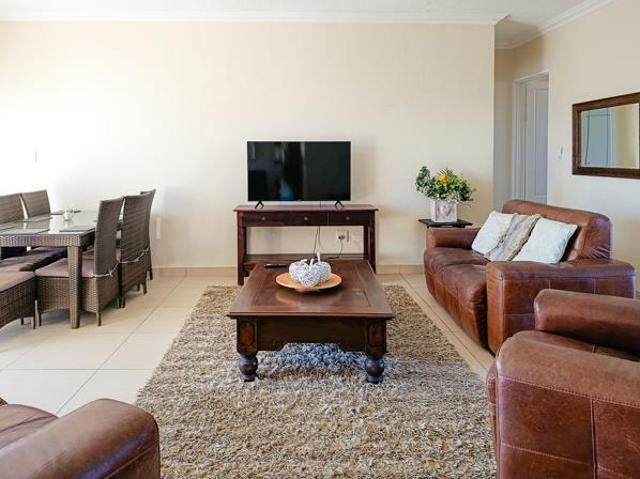 Apartment for sale in Scottburgh, uMdoni Local Municipality