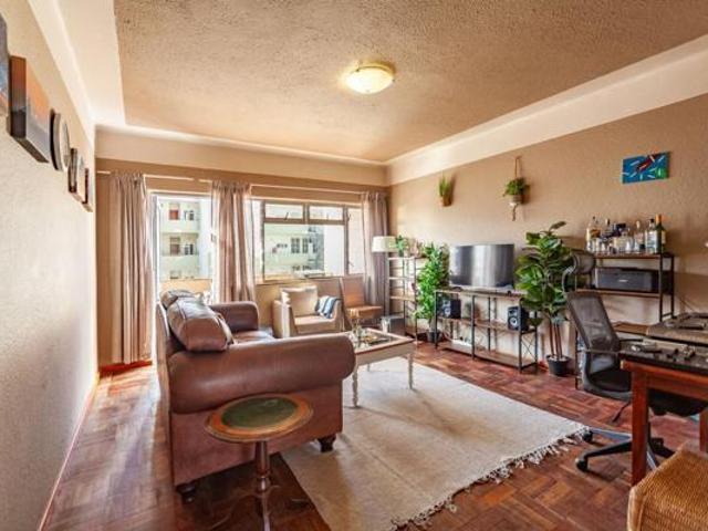 Apartment for rent in Sea Point, Cape Town