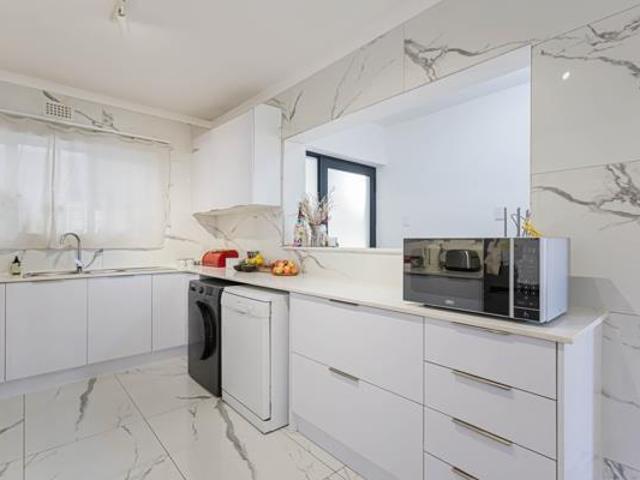 Apartment for sale in Cape Town, Western Cape