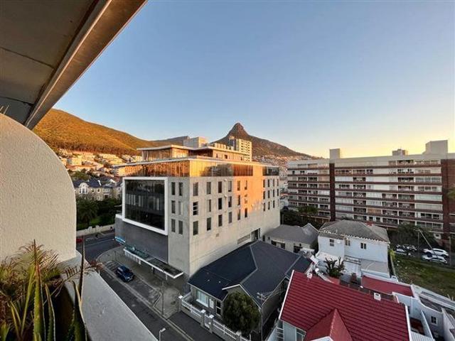 Apartment for rent in Sea Point, Cape Town