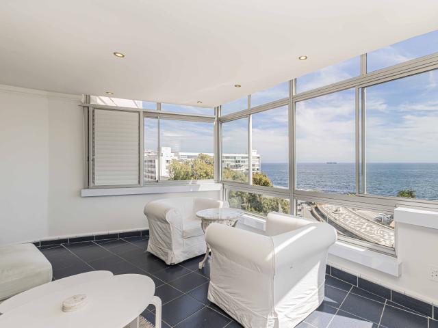 Apartment for rent in Sea Point, Cape Town