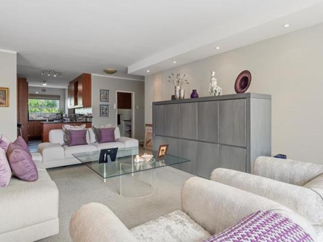 Apartment for sale in Cape Town, Western Cape