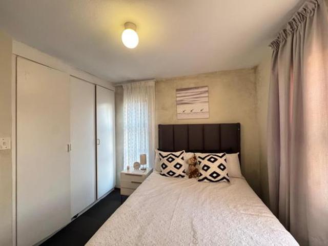 Apartment for rent in Seaview, Kwazulu-natal