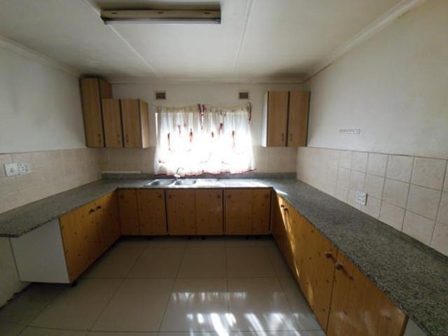 Apartment for rent in Chatsworth, Kwazulu-natal