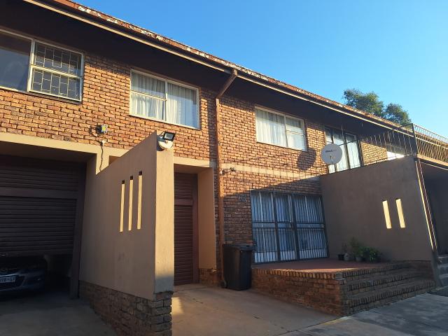 Apartment for sale in Waterkloof, Gauteng