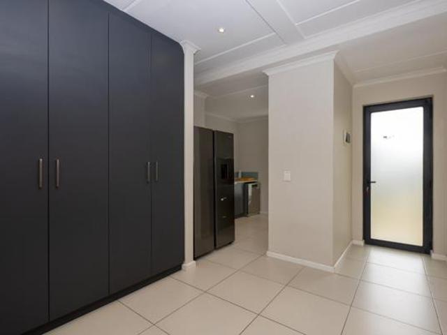 Apartment for sale in Cape Town, Western Cape