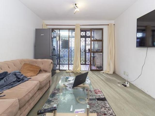 Apartment for sale in Nelson Mandela Bay Ward 18, Nelson Mandela Bay Metropolitan Municipality