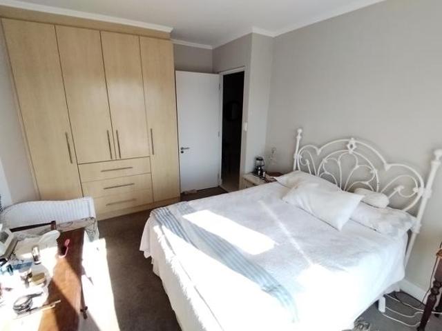Apartment for sale in Nelson Mandela Bay Ward 18, Nelson Mandela Bay Metropolitan Municipality