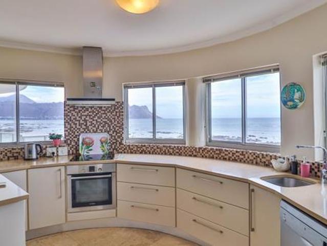Apartment for sale in Cape Town, Western Cape