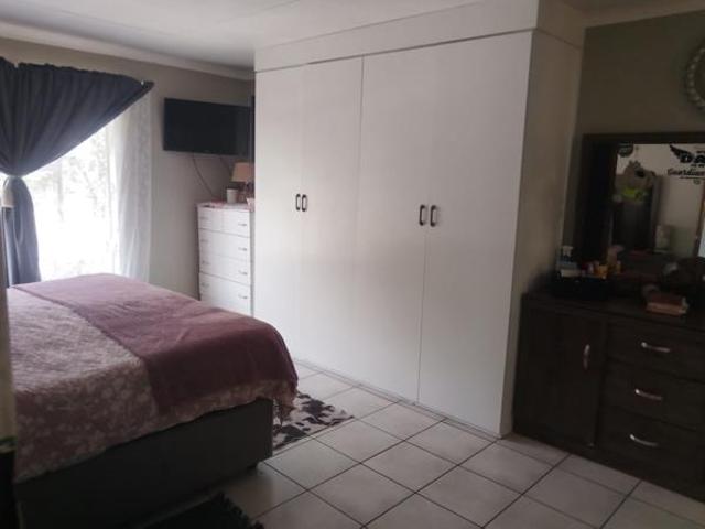Apartment for rent in Jansenpark, City of Ekurhuleni Metropolitan Municipality