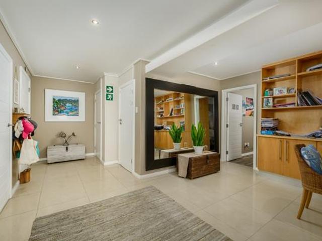 Apartment for sale in Nelson Mandela Bay Ward 18, Nelson Mandela Bay Metropolitan Municipality