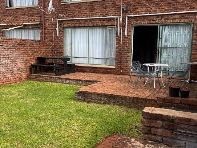 Apartment for sale in Akasia, Gauteng